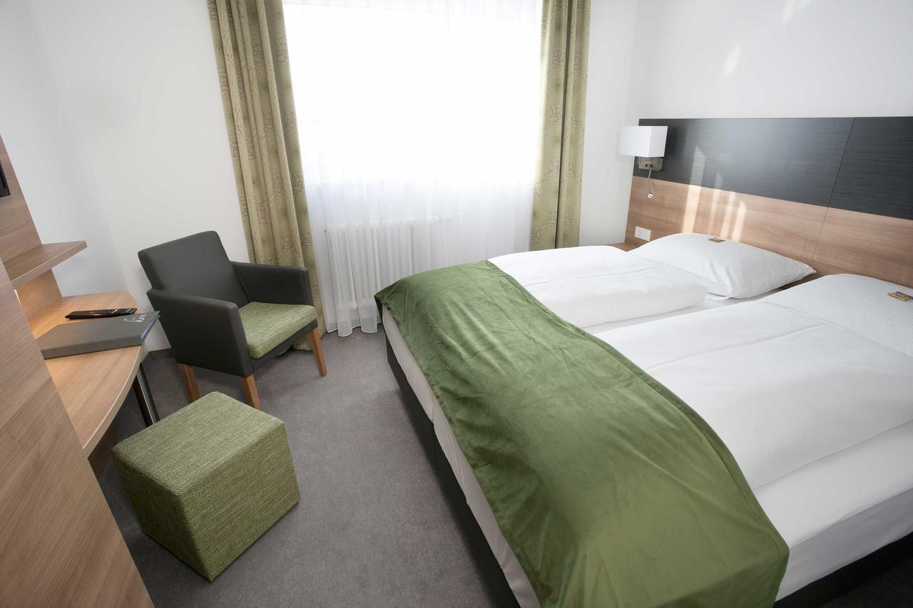 Hotel Kern Garni Walddorf  エクステリア 写真